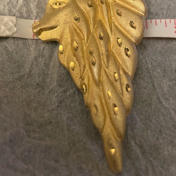 Vintage 1990's burnished & shiny lion brooch. - Picture 11 of 15